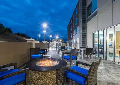 holiday inn express outdoor patio